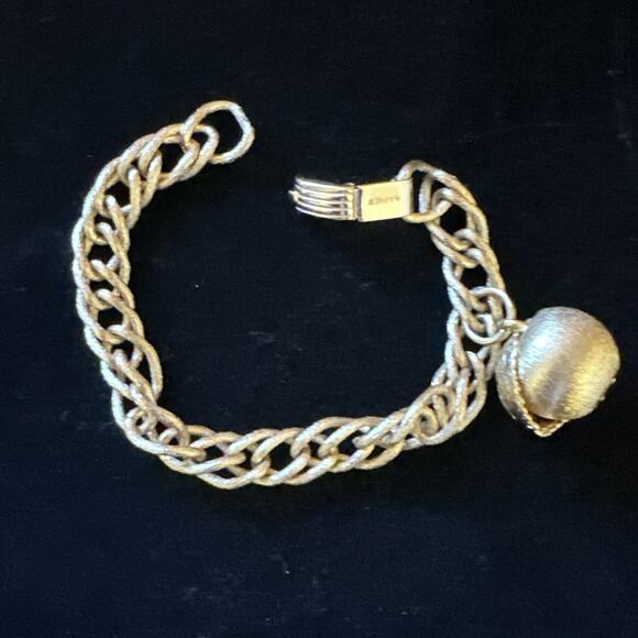 Vintage 70s Signed Napier charm link Apple Charm Bracelet Eugene Bertolli 6.75” - Picture 5 of 11